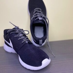 NIKE Women's Workout Shoes